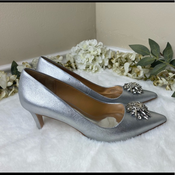 BADGLEY MISCHKA Silver  Crystal Embellished Pump sz 8.5 - Picture 1 of 5